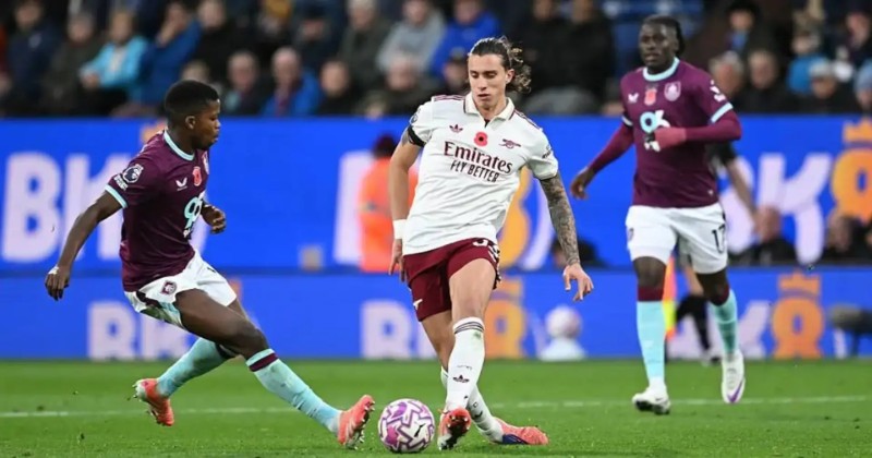 Arsenal bằng mọi giá phải thắng Burnley