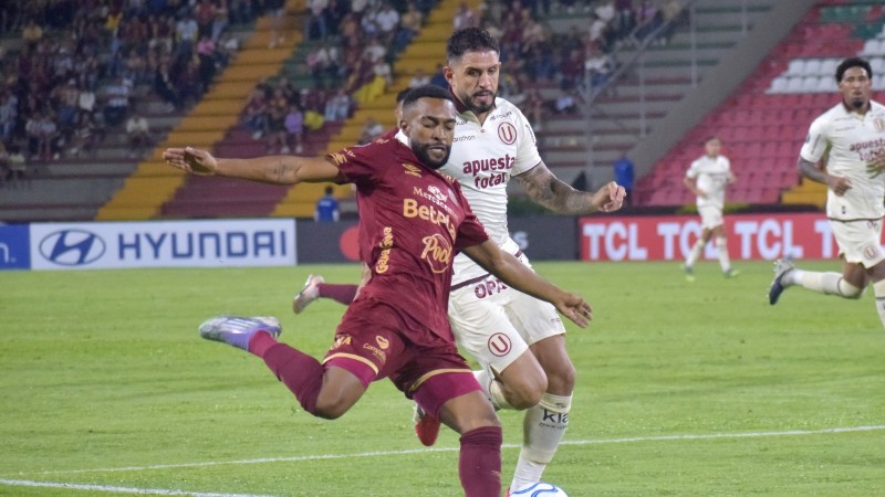Universitario gặp khó trước Tolima
